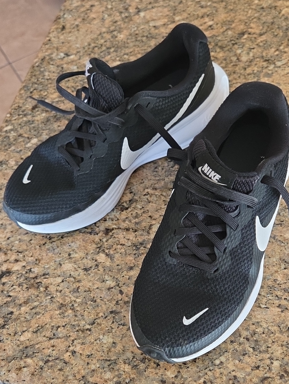 Nike Black and White Women's Athletic Running Shoes